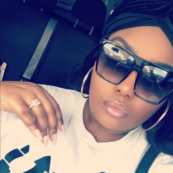 Unique Retro Square Sunshades - Picture 2 of 8